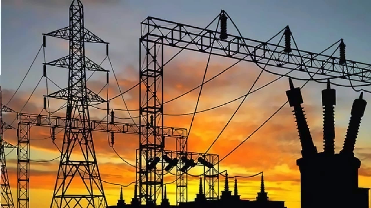Government exceeds ₹80,000 cr fundraising target via LIC OFS