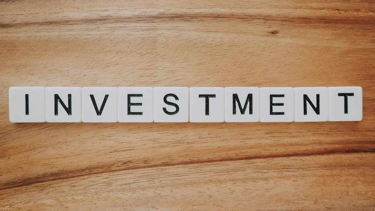SIP vs Direct Stock Investment: 20-Year Performance Analysis