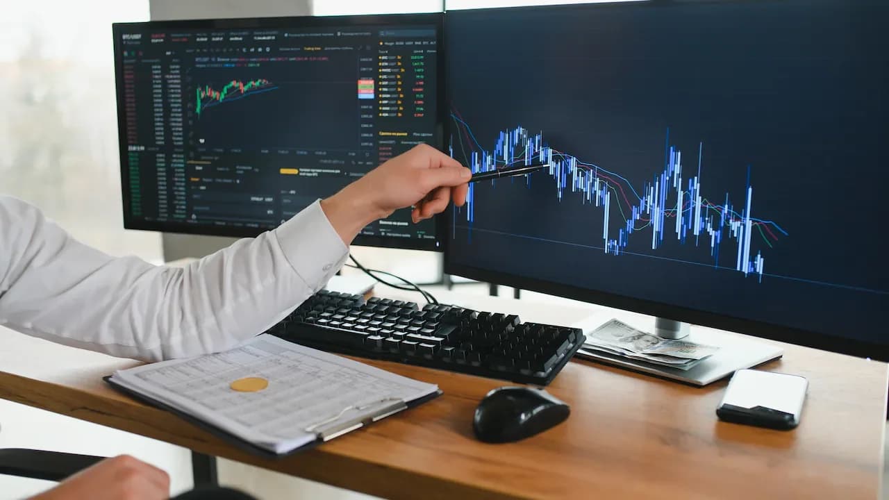 Stock Market Recovers from Early Losses as SBI, Reliance Boost Sentiment