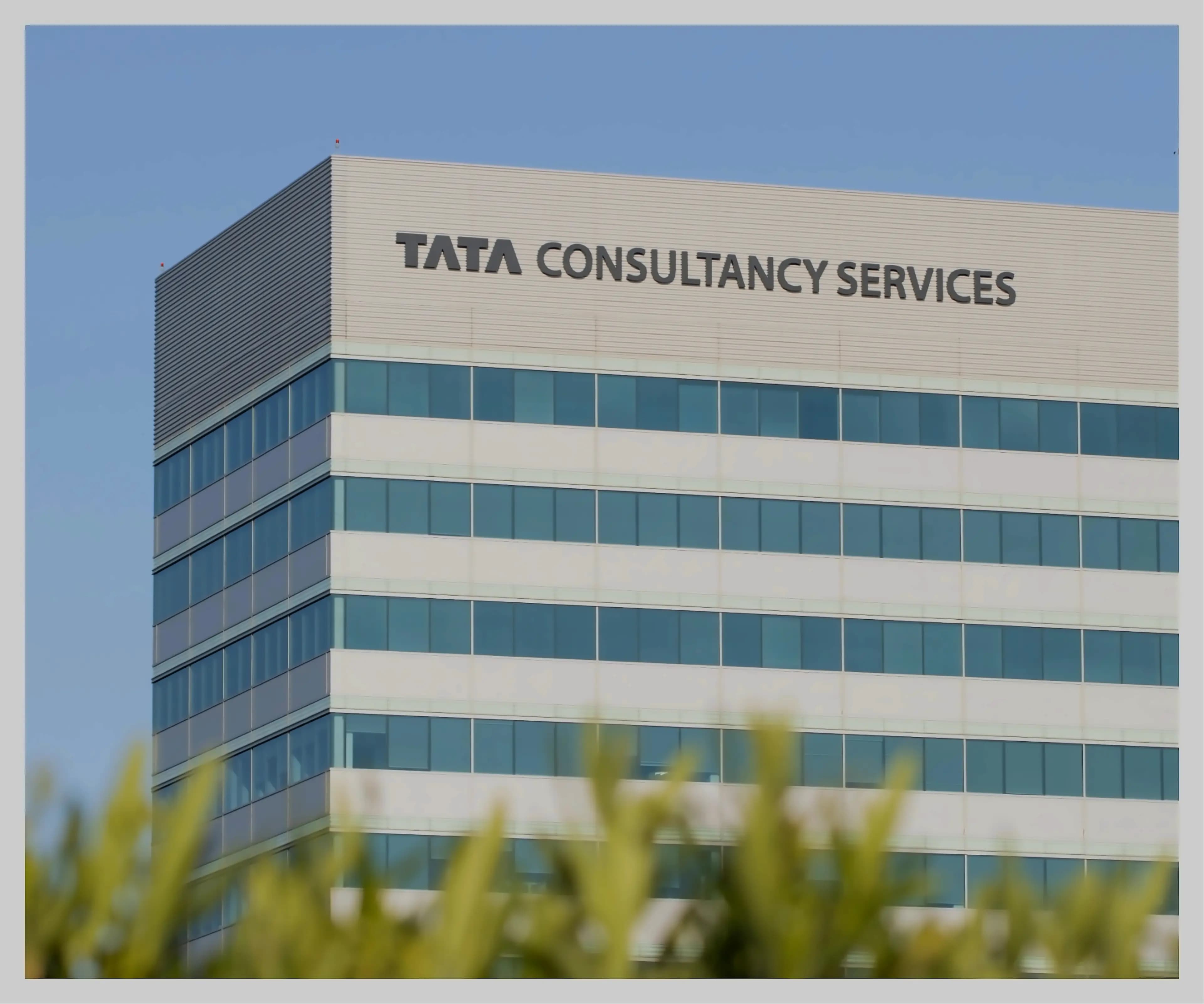 TCS extends rally to 6% after Q2 beat; technical resistance remains