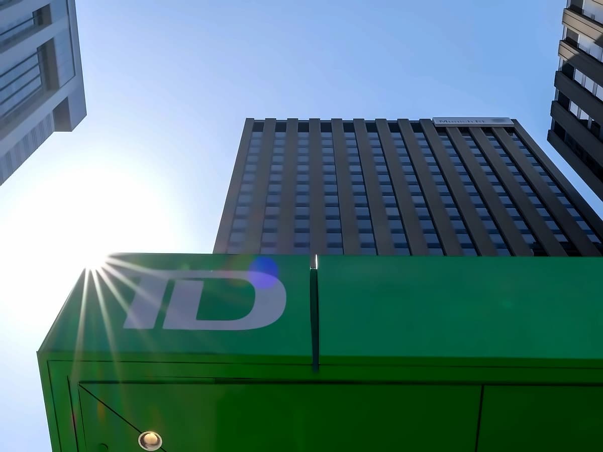 RBC Surpasses Goldman Sachs in Market Value, Maintains AI Lead