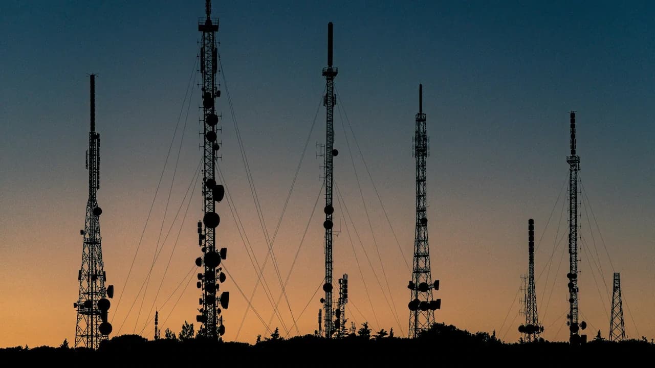 Telecom Giants Fined ₹1.9 Crore for Service Quality Violations