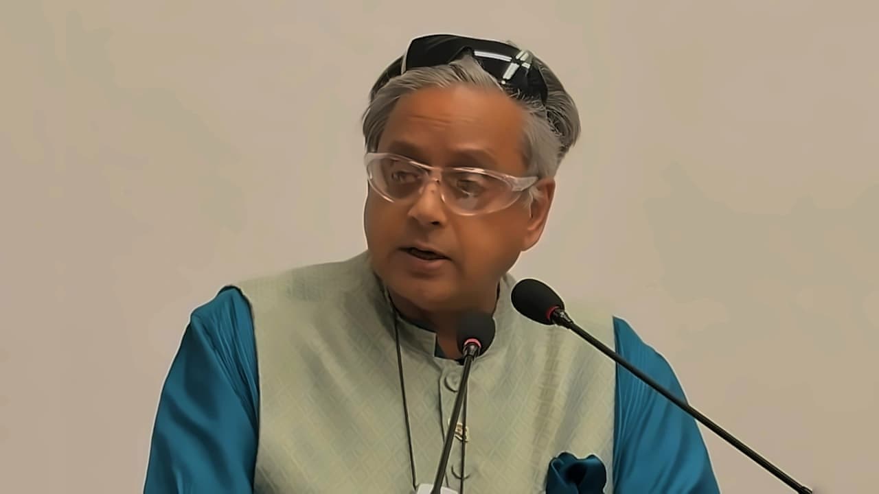 Tharoor: India Outperforms Thailand in Tourism Despite Higher Income