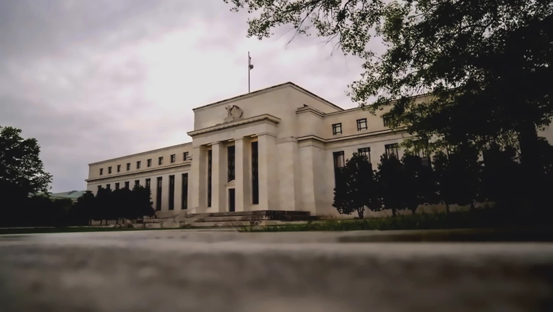 Tokenized Treasuries Hit $15B as Bitcoin Consolidates Amid Fed Rate Hike Fears