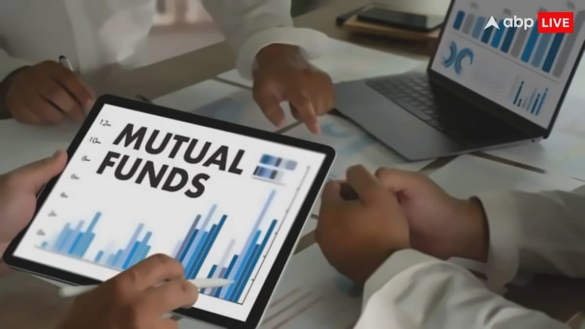 Top 5 Financial Services Funds Post 20% Returns in 1 Year