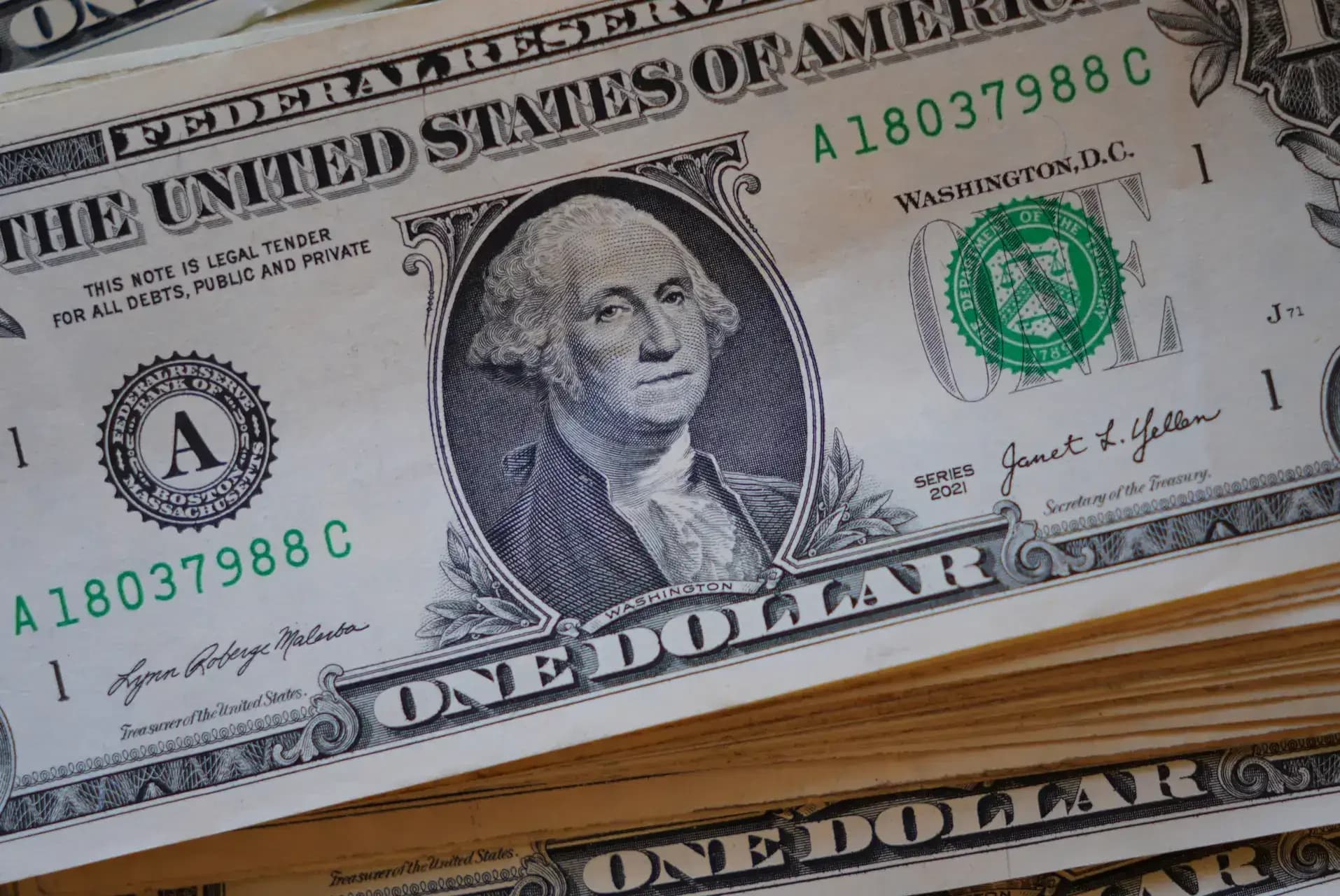 Global Bond Yields Ease After Weekly Gains as Eurozone Faces Pressure