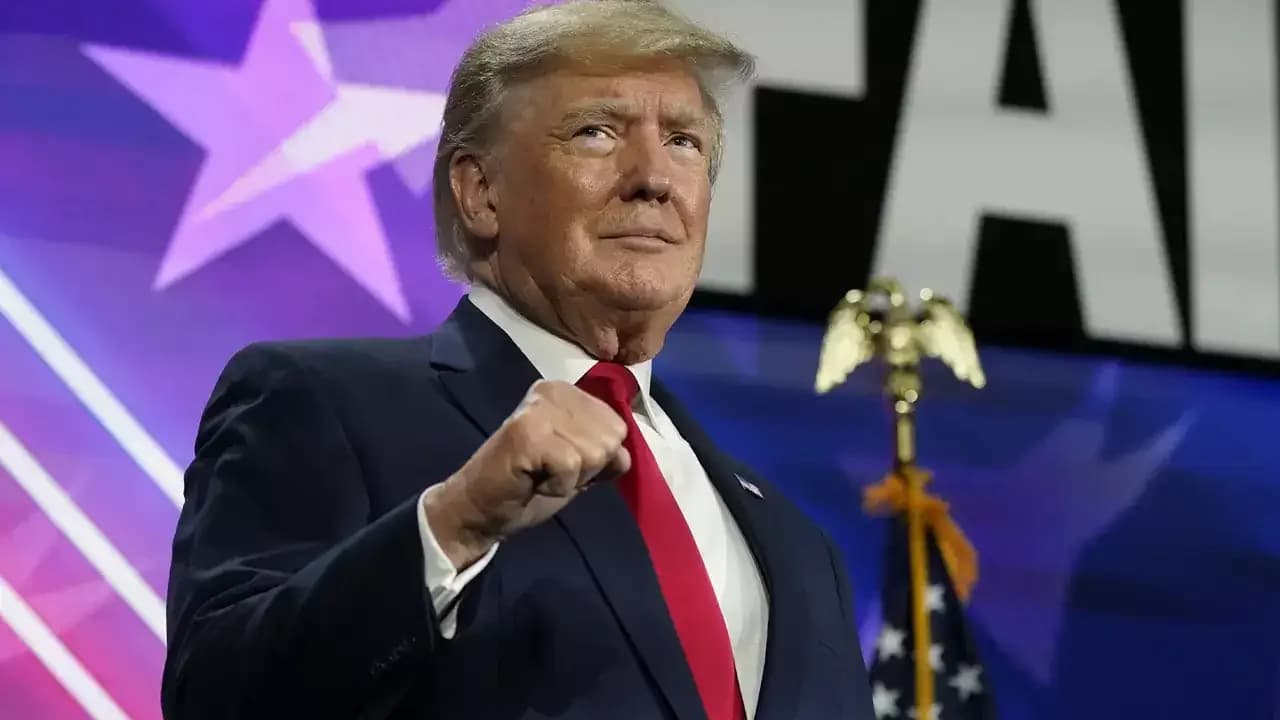 Trump Buys Berkshire Shares as Morningstar Questions Investment Edge
