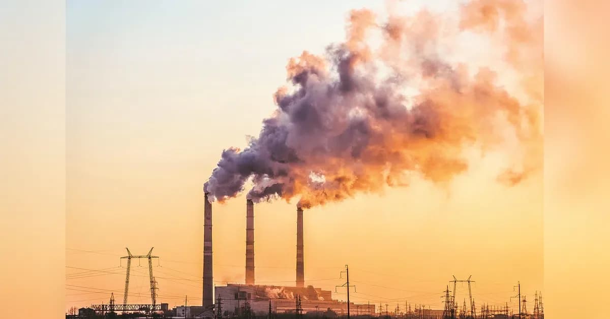 US Prioritizes Fossil Fuels Over Clean Energy, Costing $5B Annually
