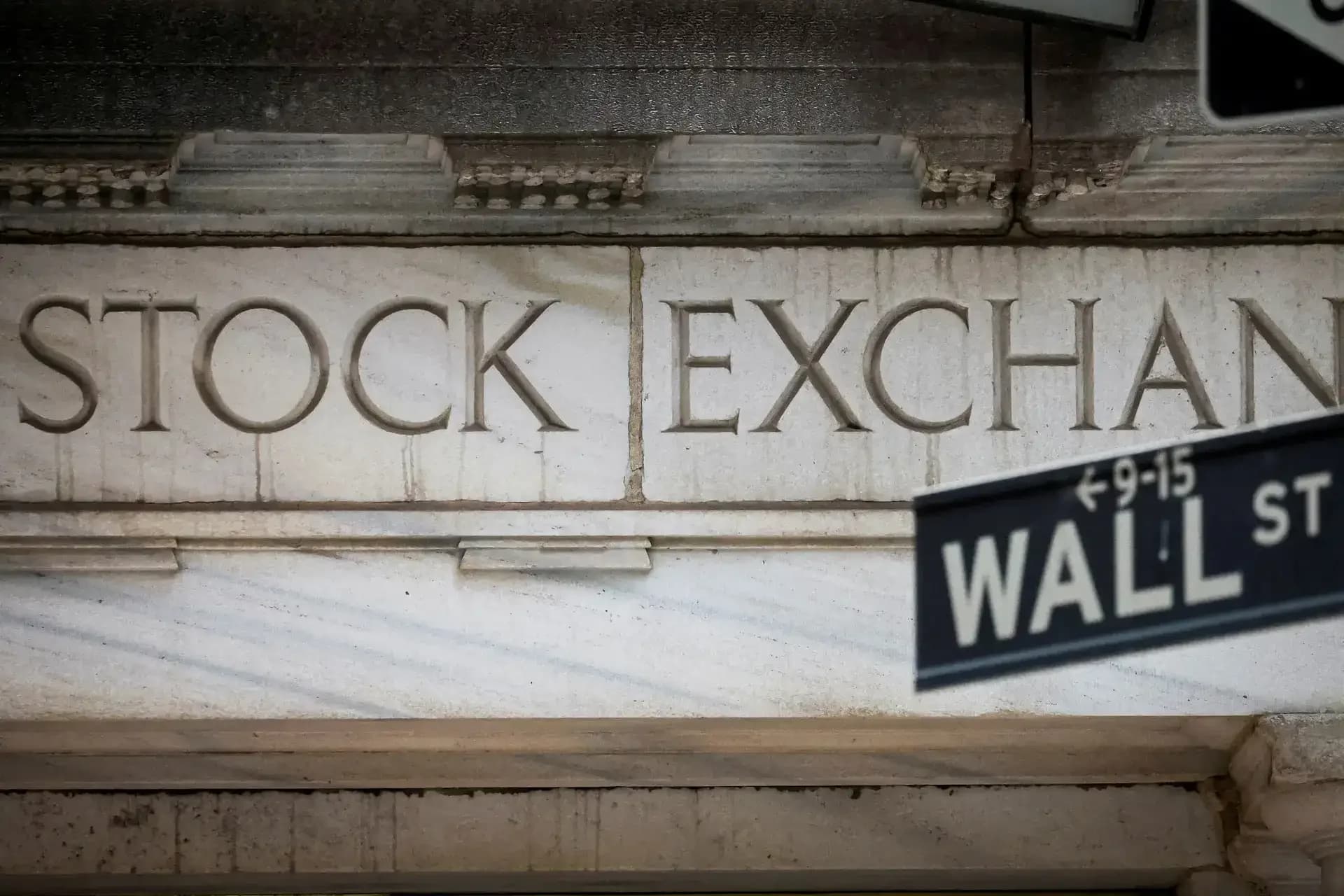 US Consumer Confidence Drops to 93.1 in May Amid Iran War Inflation