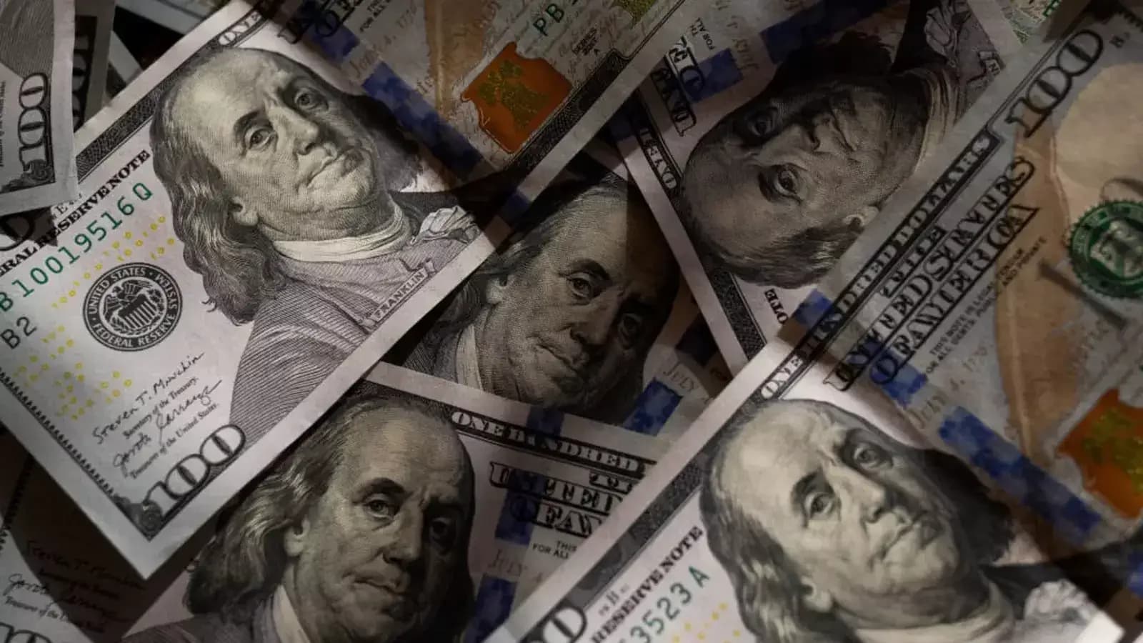 US Dollar Gains as Kevin Warsh Named Fed Chair Amid Rate Uncertainty