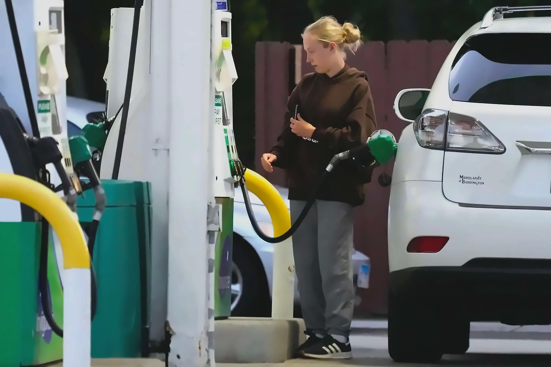 US Gasoline Prices Hit $4/Gallon Again as Iran-US Conflict Escalates
