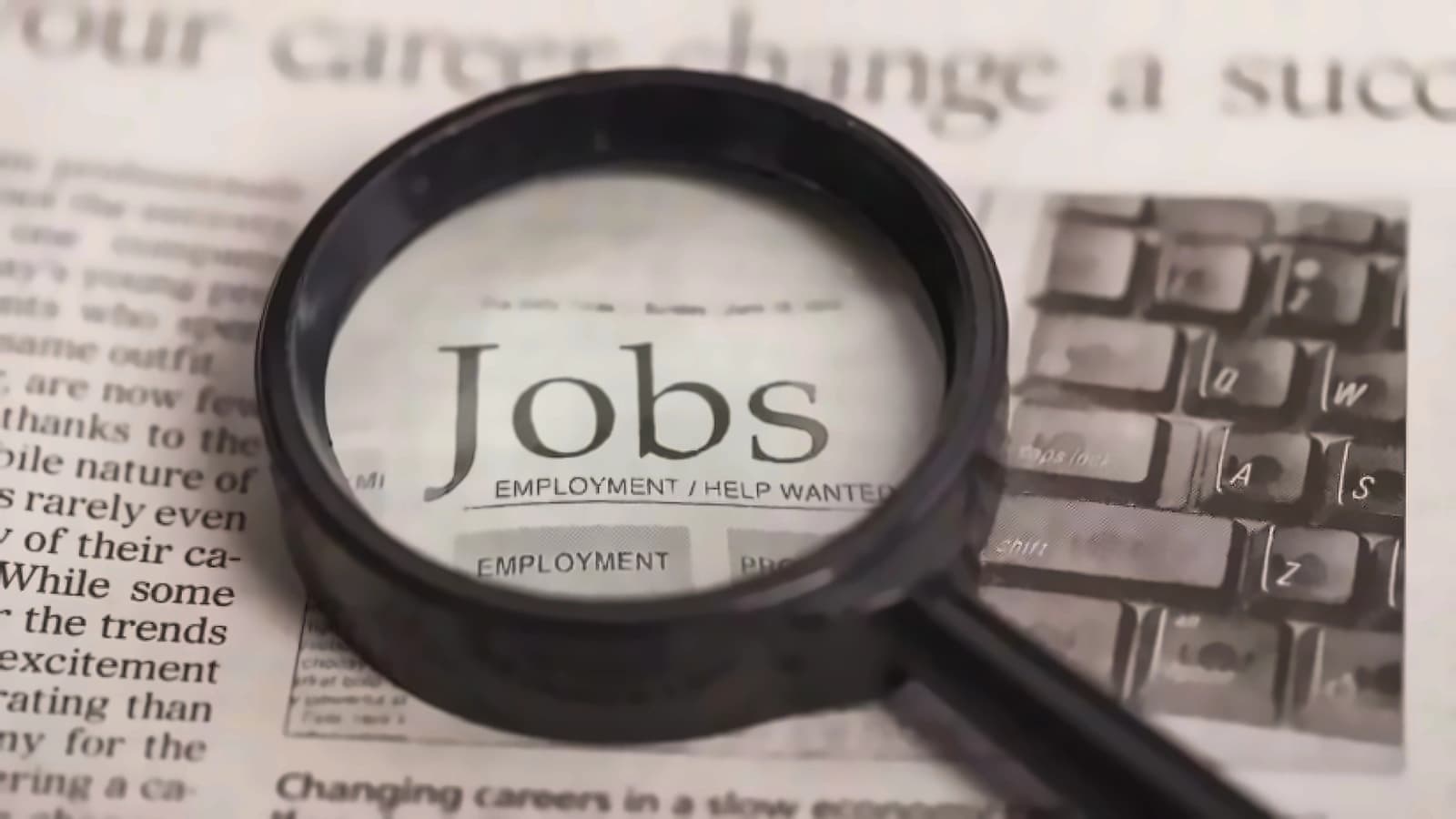 US Jobless Claims Rise to 199K, Stay Near Historic Lows