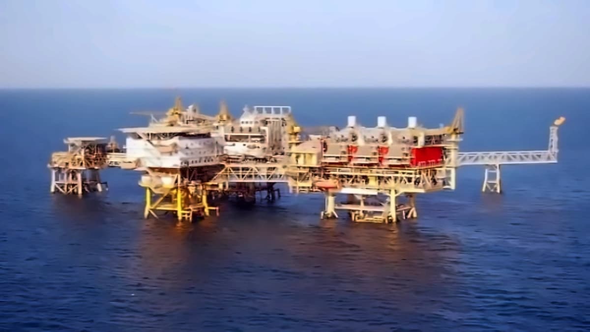 US Senate Passes Russia Sanctions Bill as India's Russian Oil Share Hits 48%