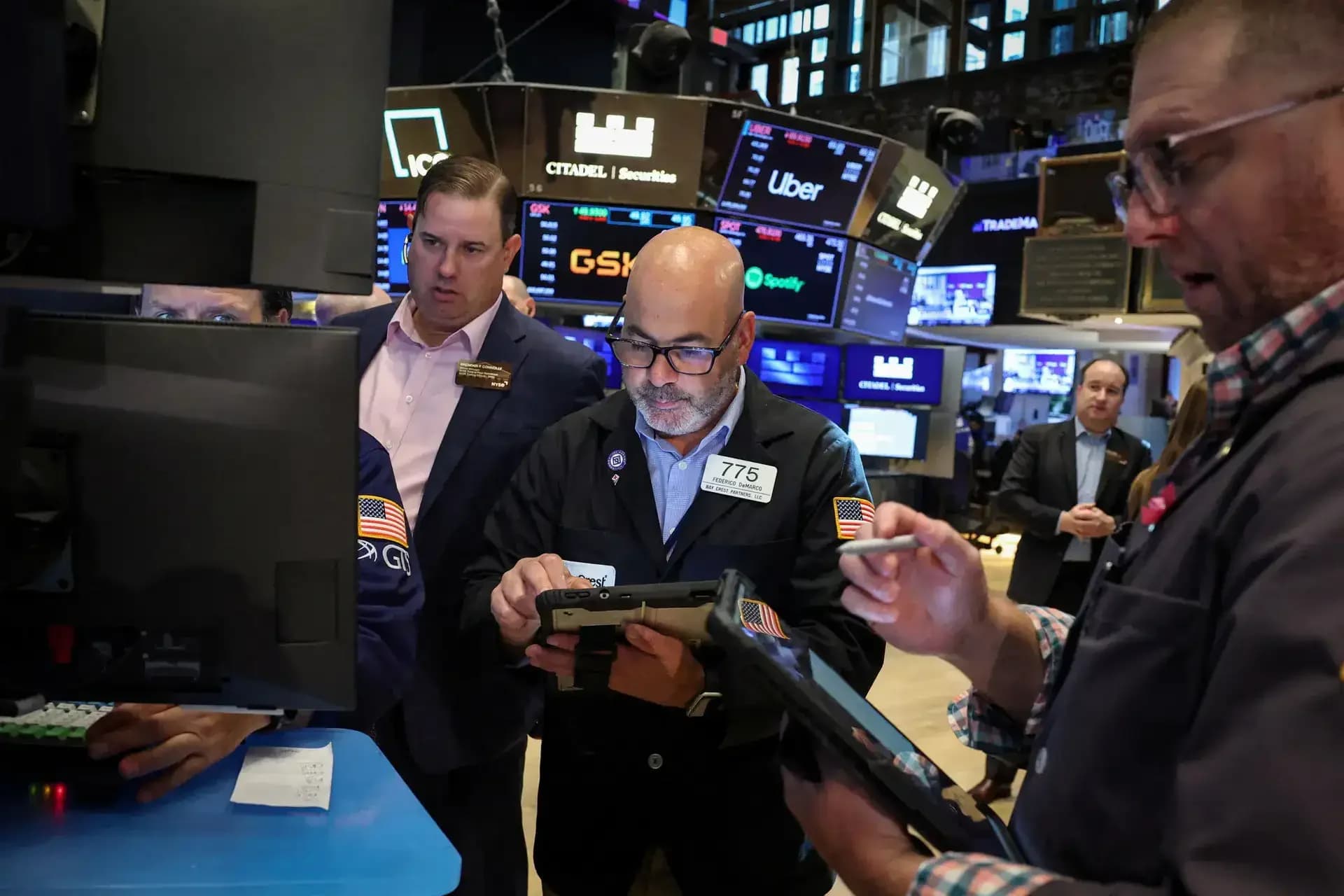 Nasdaq 100 Enters Correction as $1.6 Trillion Wiped Out in Tech Selloff