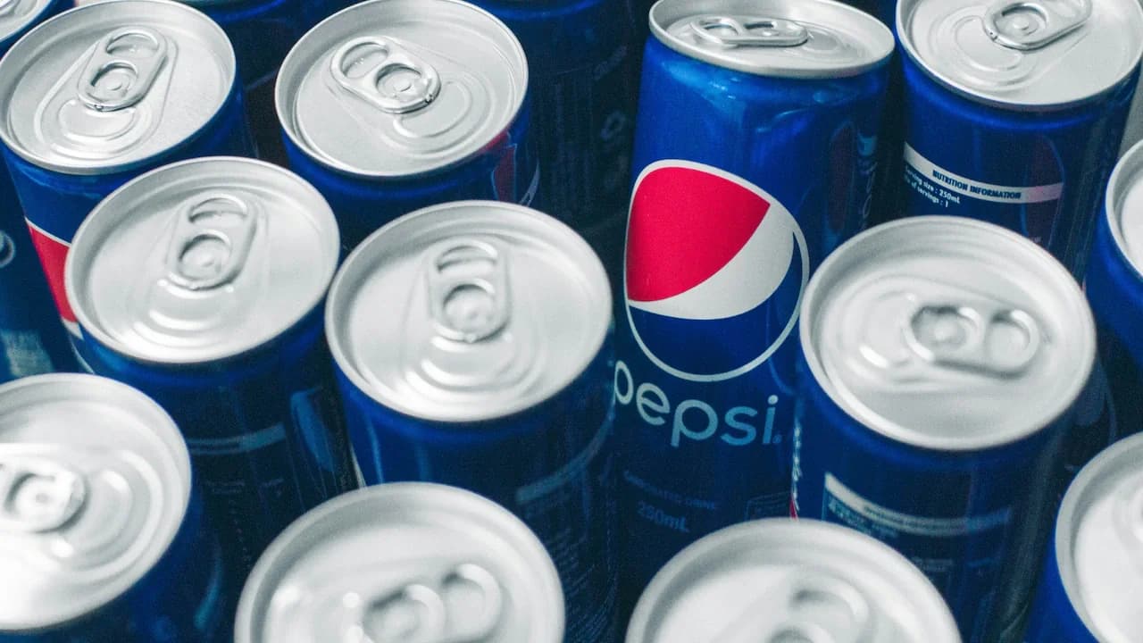 Varun Beverages Q3 profit jumps 13.5% to ₹830.6 cr, shares fall on margin pressure