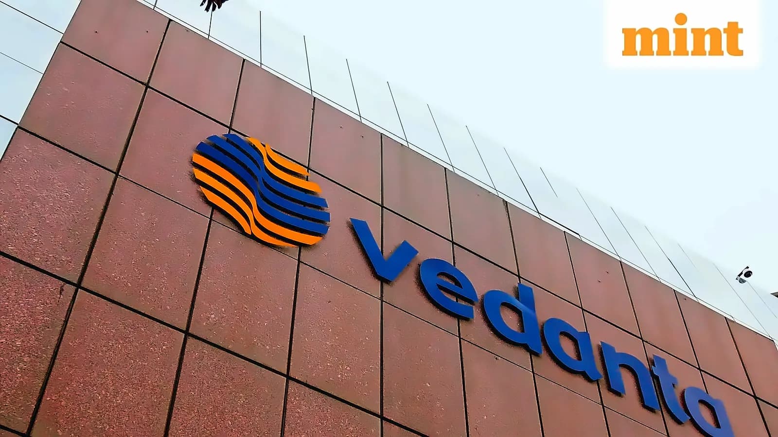 Vedanta shares rebound 1.56% ahead of demerger ex-date