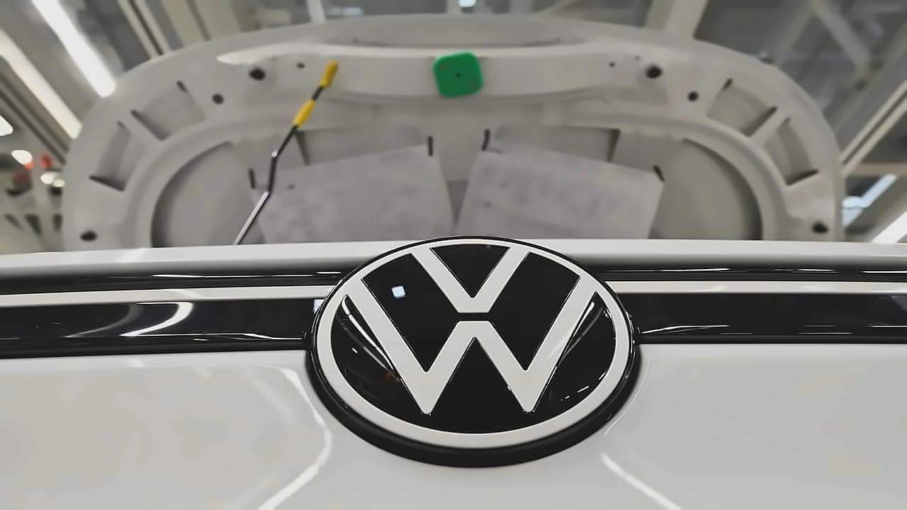 VW CEO faces shareholder pressure amid China challenges
