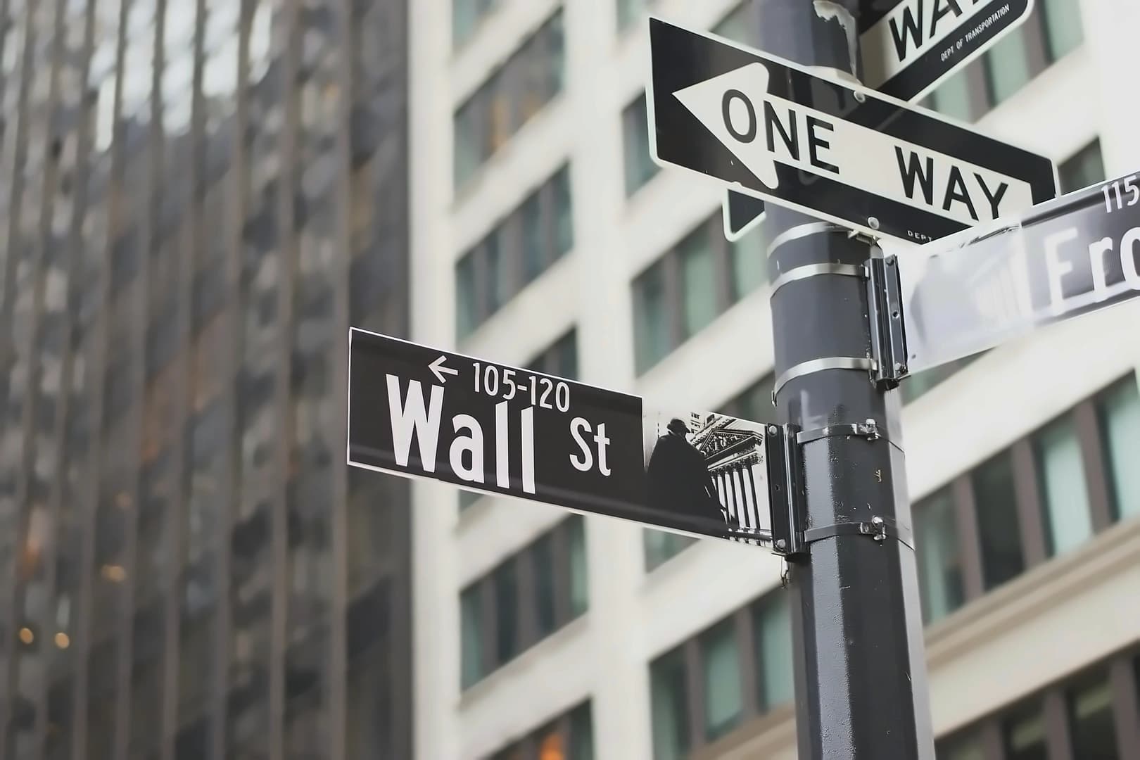 Wall Street Shifts from Ethereum Pilots to Real Deployment