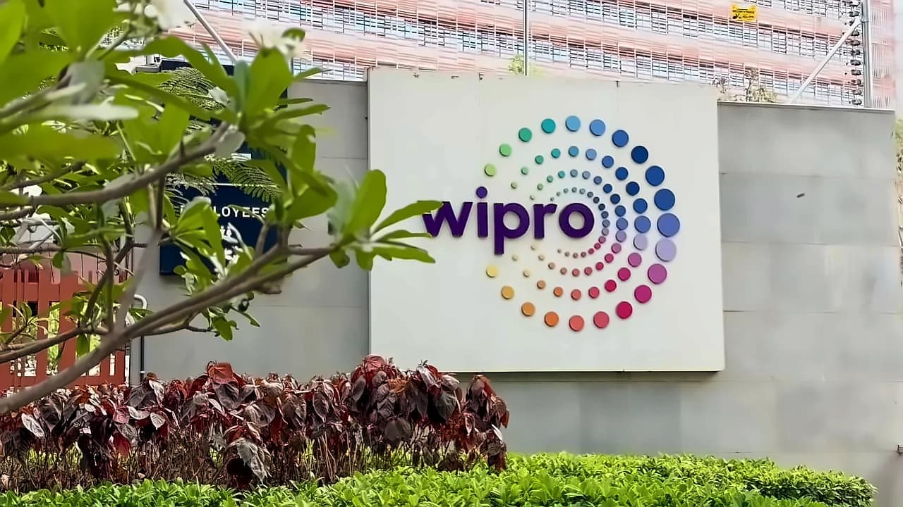 Wipro Confirms 7,500 Freshers Hiring Target Despite Q2 Slowdown