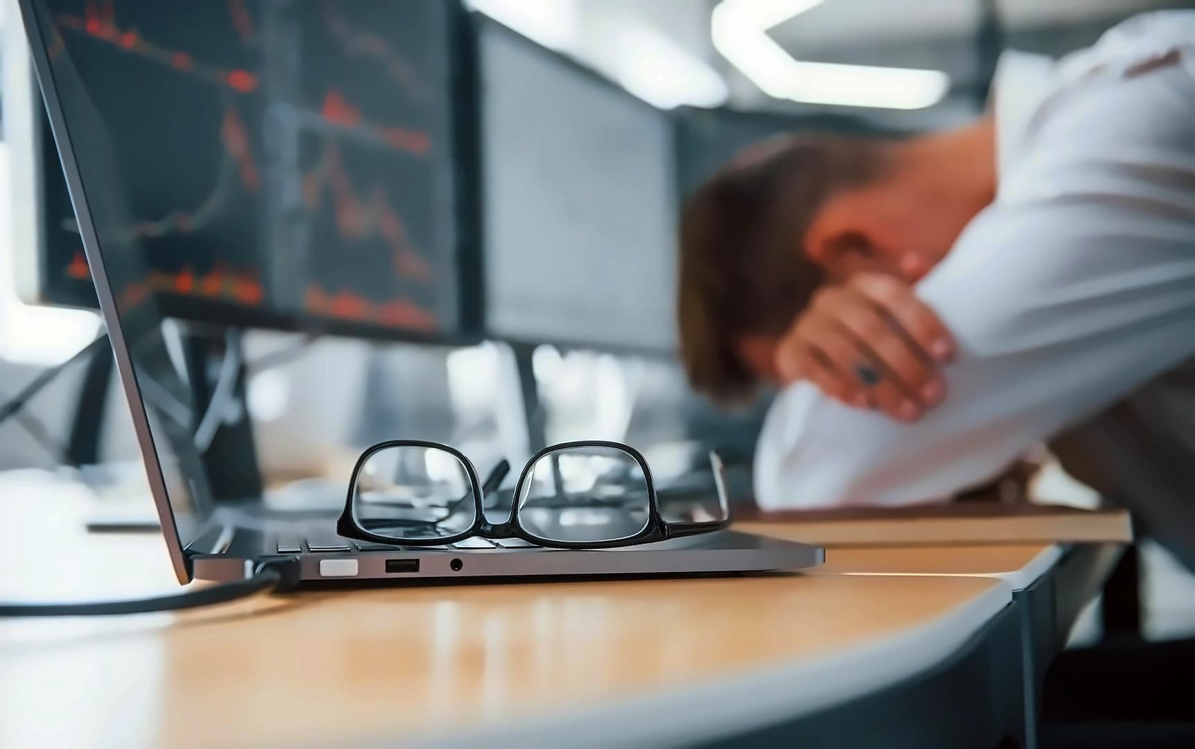 Zcash, Hyperliquid Tokens Drop 10% as Bitcoin Faces Bearish Pressure